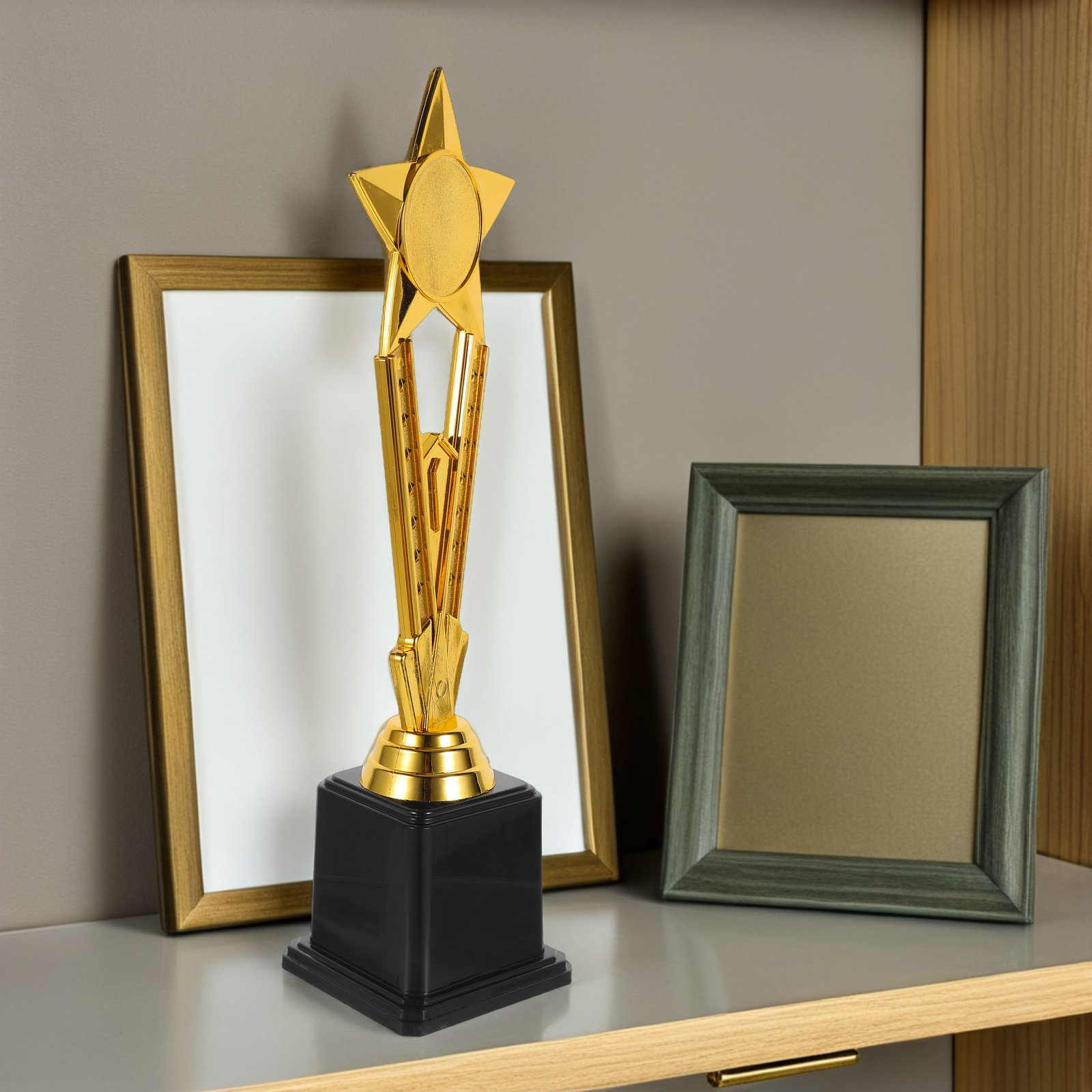 Trofeo de Plástico con Forma d - Team Sports reseña y precio